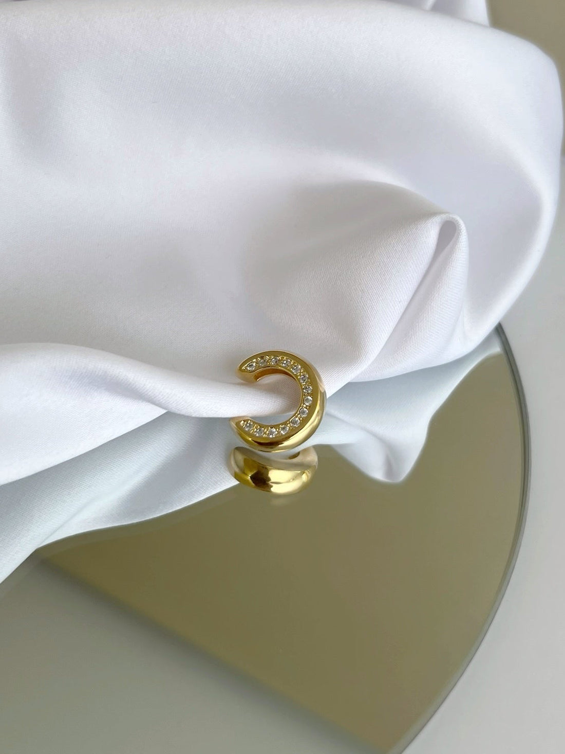 Icon Earcuff