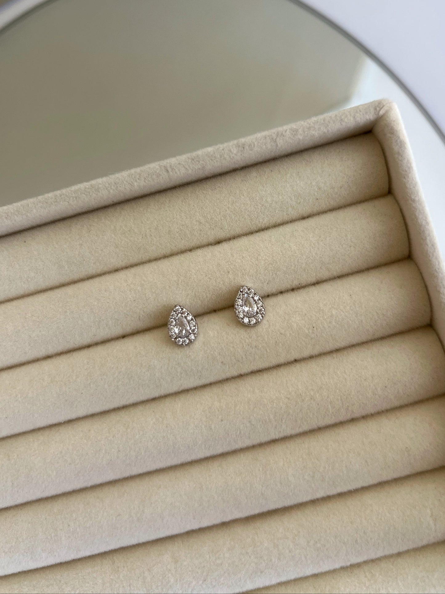 Gota Halo Studs