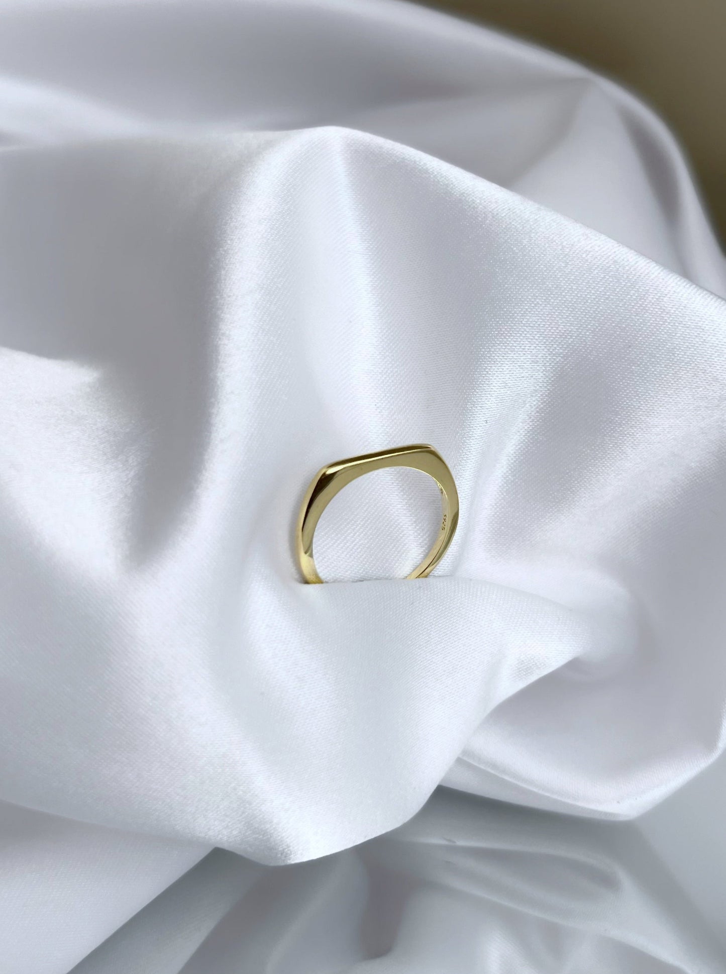 Line Gold Ring