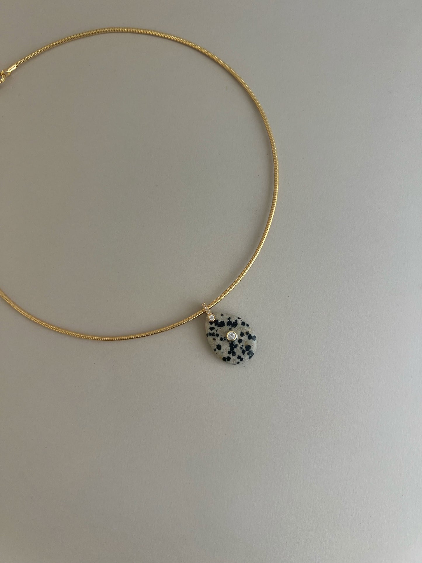 Gray Spot Pure Stone Necklace