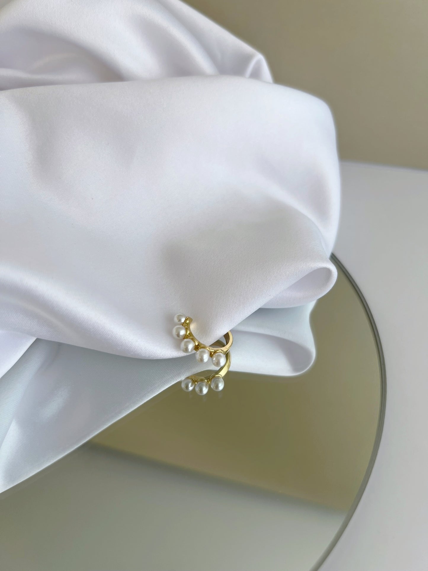 Pearl Earcuff