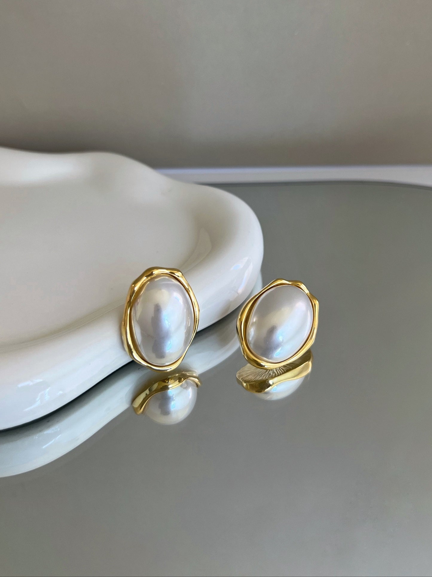 Venus earring
