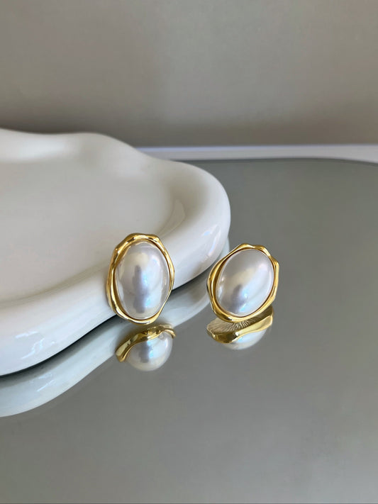 Venus earring
