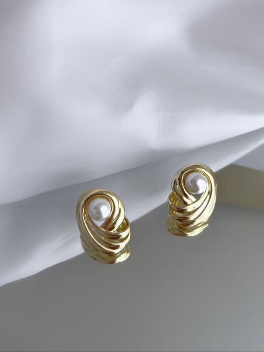 Shell Earring